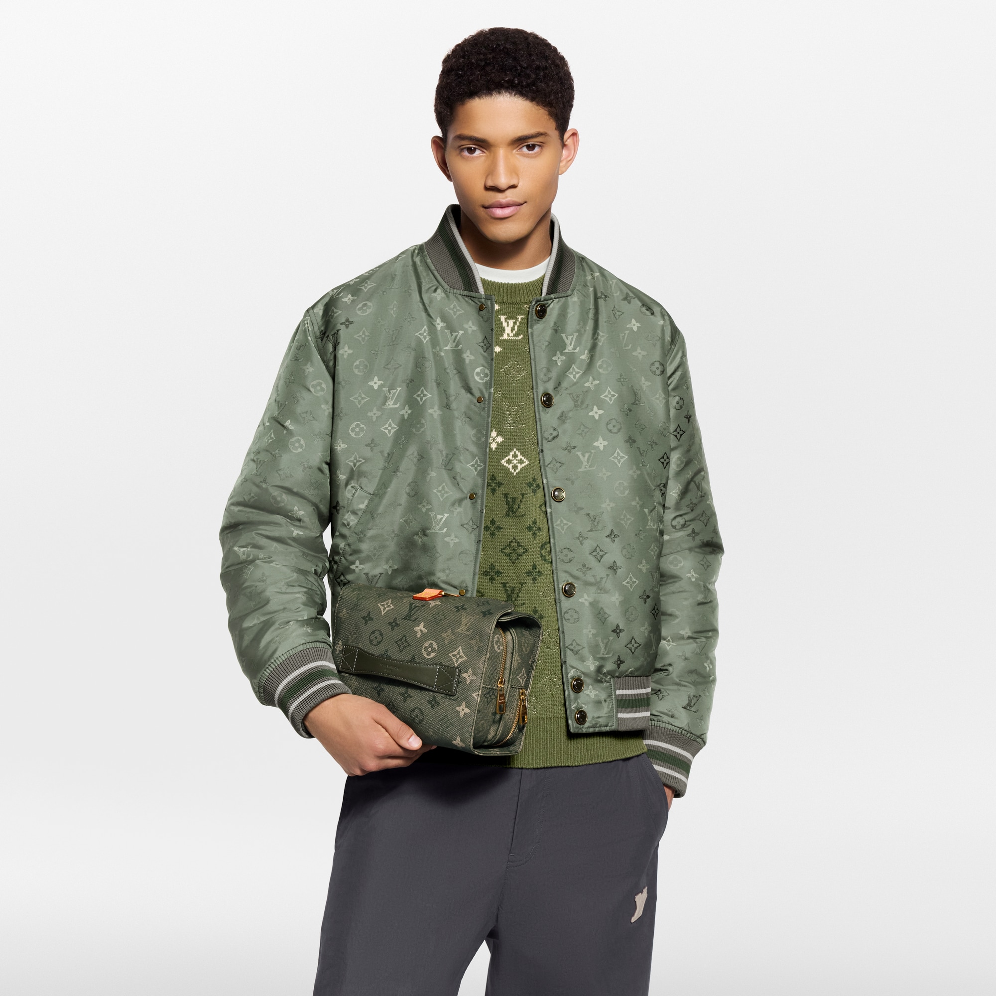 Hanging Toiletry Bag Monogram Other - Travel M26965 | LOUIS VUITTON